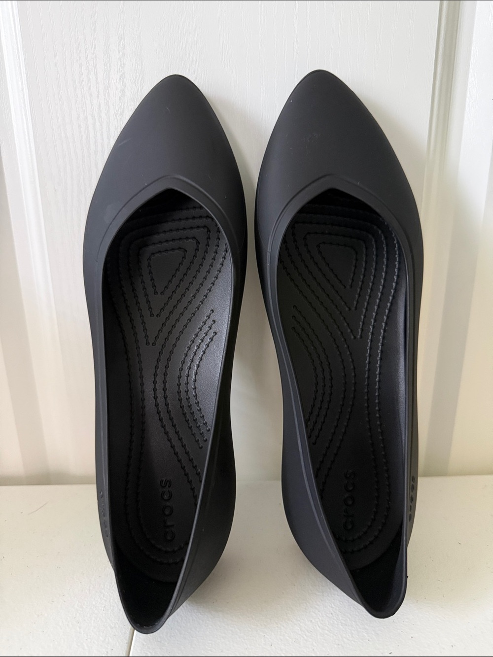 CROCS Brooklyn Women’s Black Pointed Toe Slip-On Flats (sz 9)